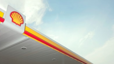 The Shell pecten on a retail service station