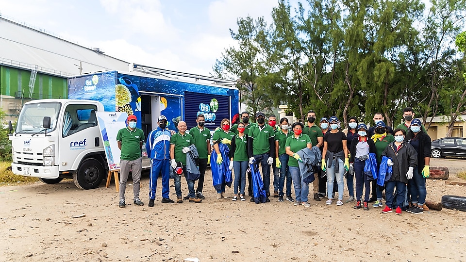 L’équipe de Vivo Energy Mauritius qui a participé à la collecte de détritus.