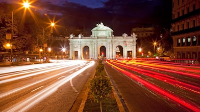 Puerta de Alcala at night.