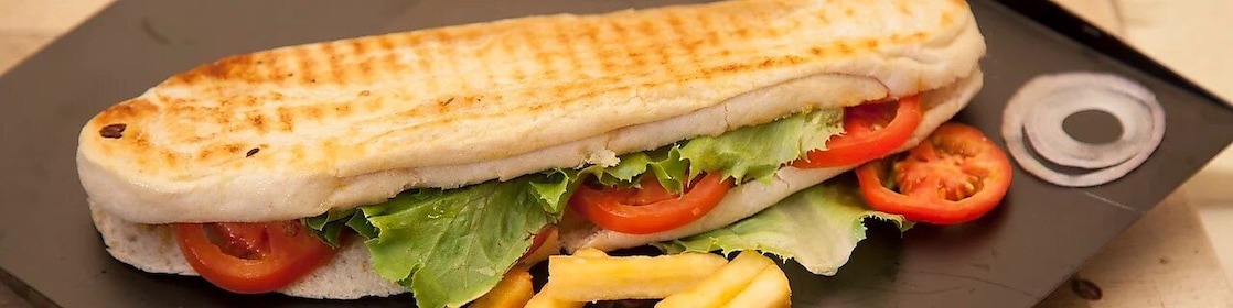 sandwich and crisps