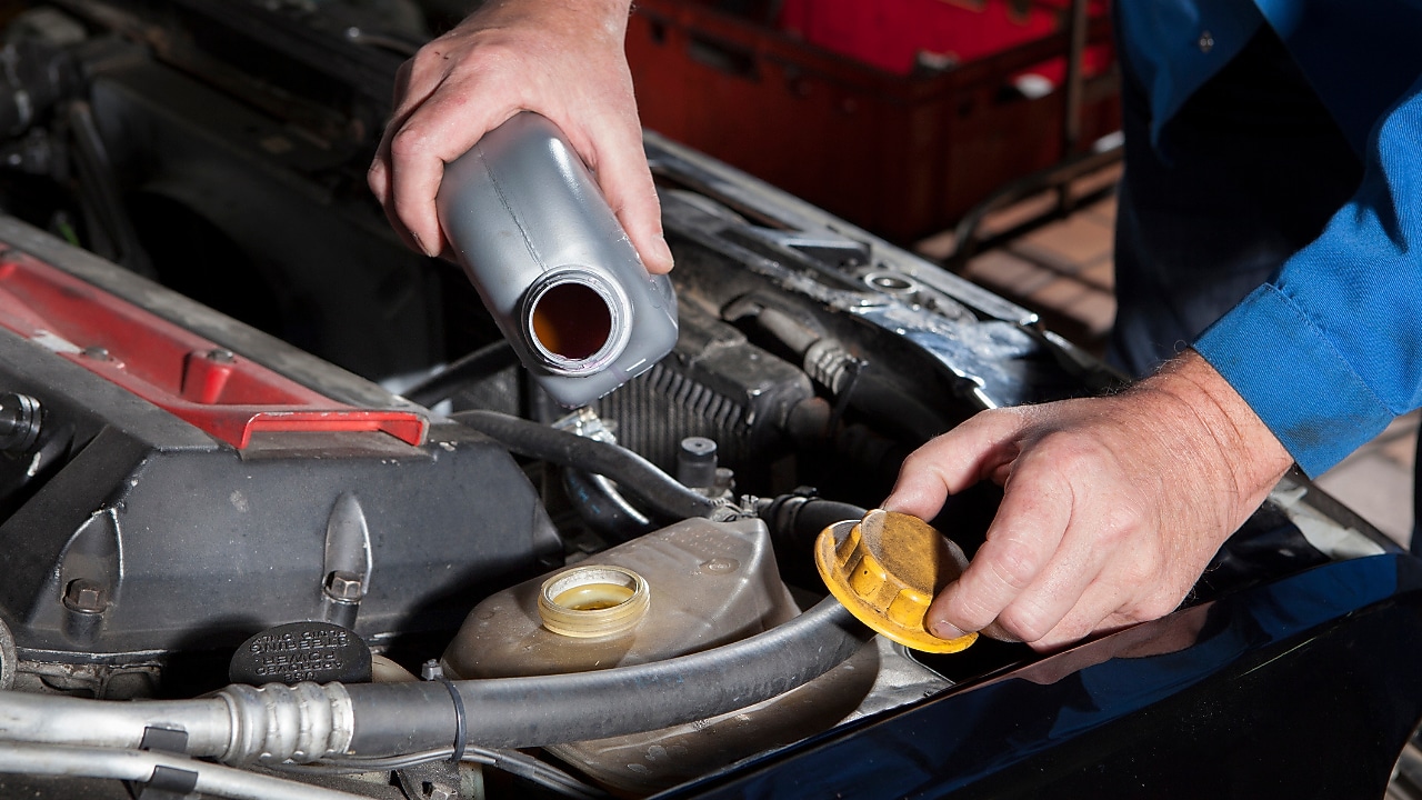 Shell coolant: The world's top lubricant supplier for 17 years, offering a long history of expertise in engine fluids