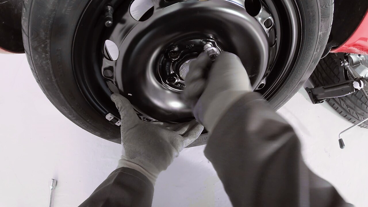 How to change a car tyre Shell Mauritius
